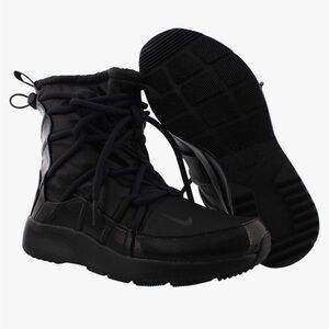 Nike Women's Tanjun High Rise Boot - never been worn!